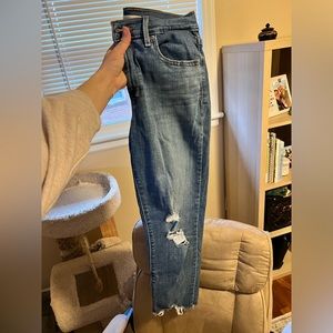 Levi High Rise Straight Crop Jean